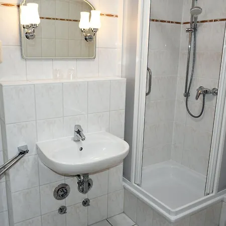 Appartementhaus Am M Balkon Or 10-18 Pansiyon Goehren (Ruegen)